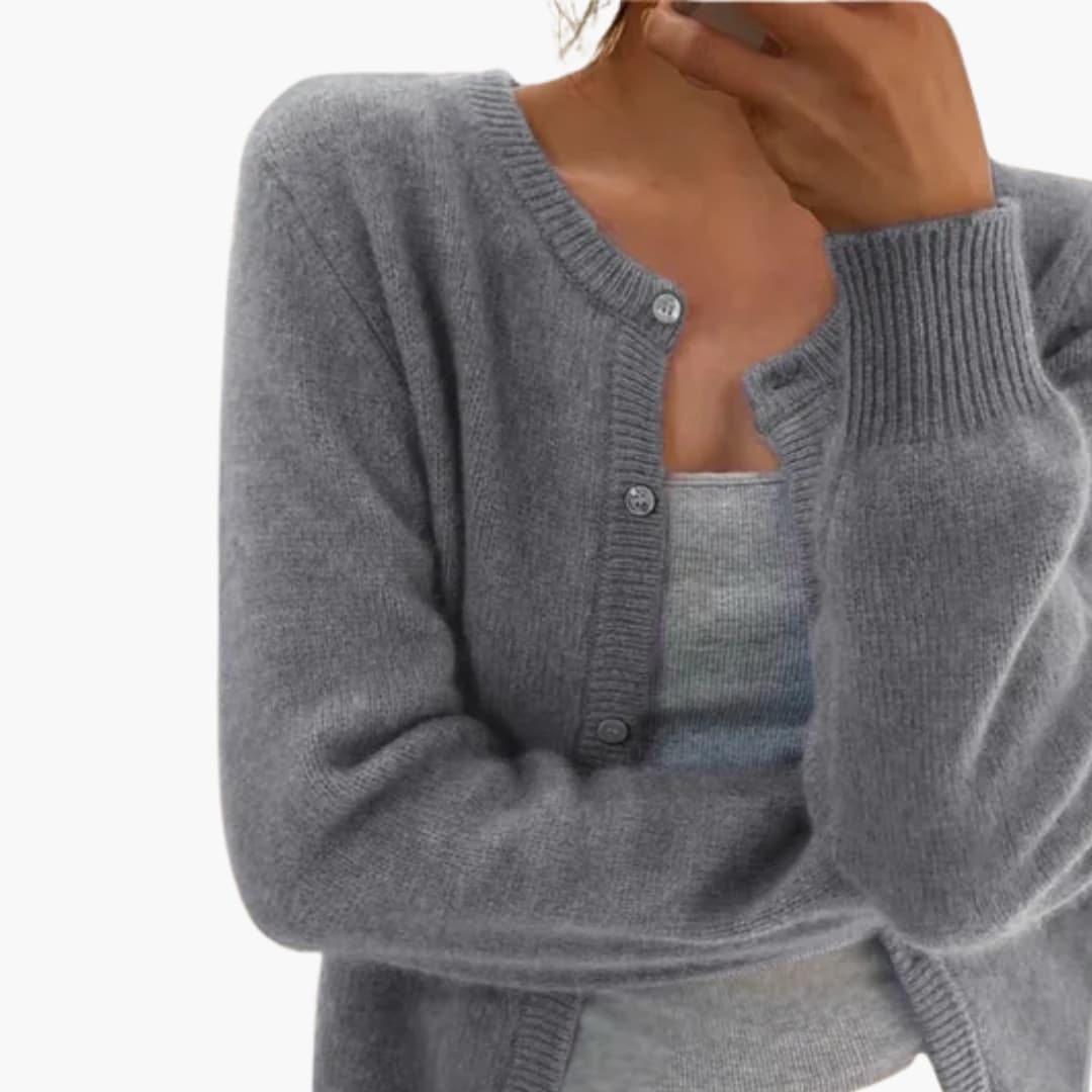 Gilet femme en tricot avec encolure ronde et fermeture à boutons