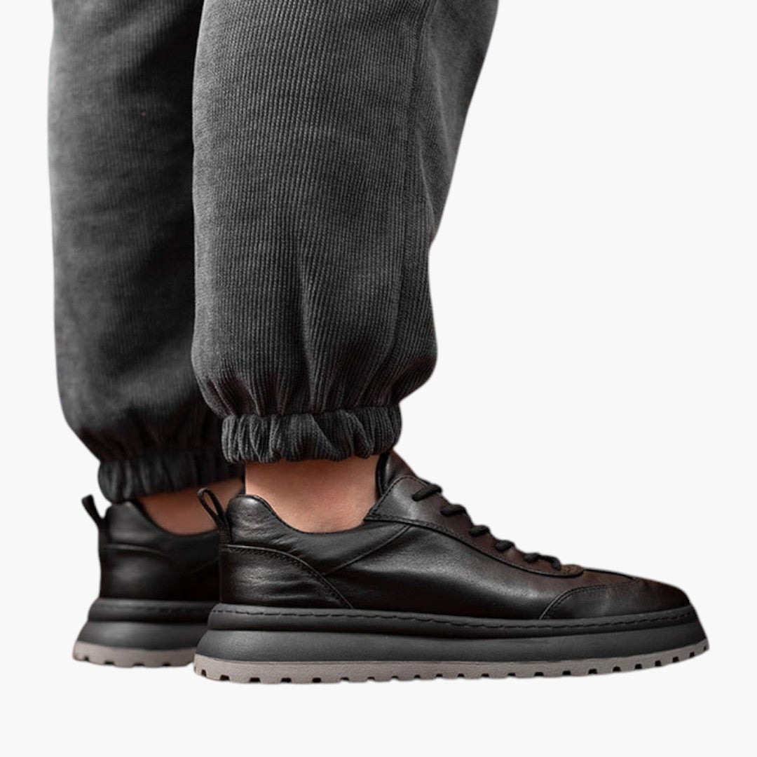 Scarpe da uomo basse con lacci anteriori e suola in gomma