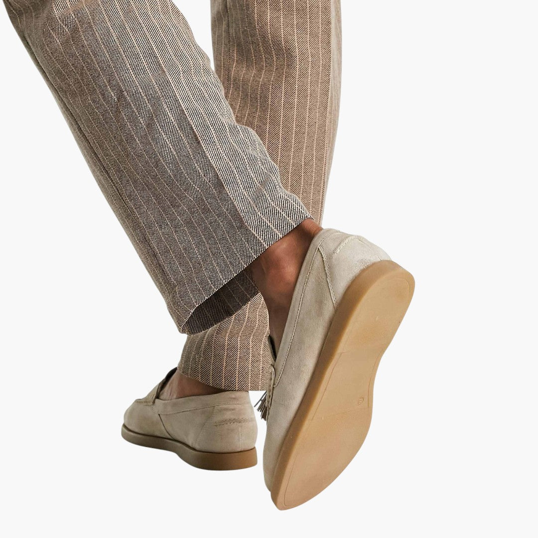 Mocasines para hombre con parte superior de ante y suela plana