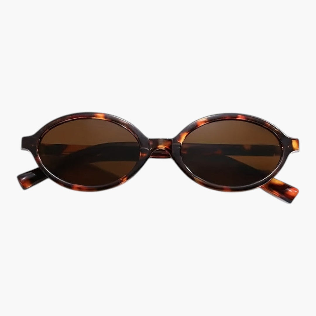 Lunettes de soleil femmes avec forme ovale et verres teintés