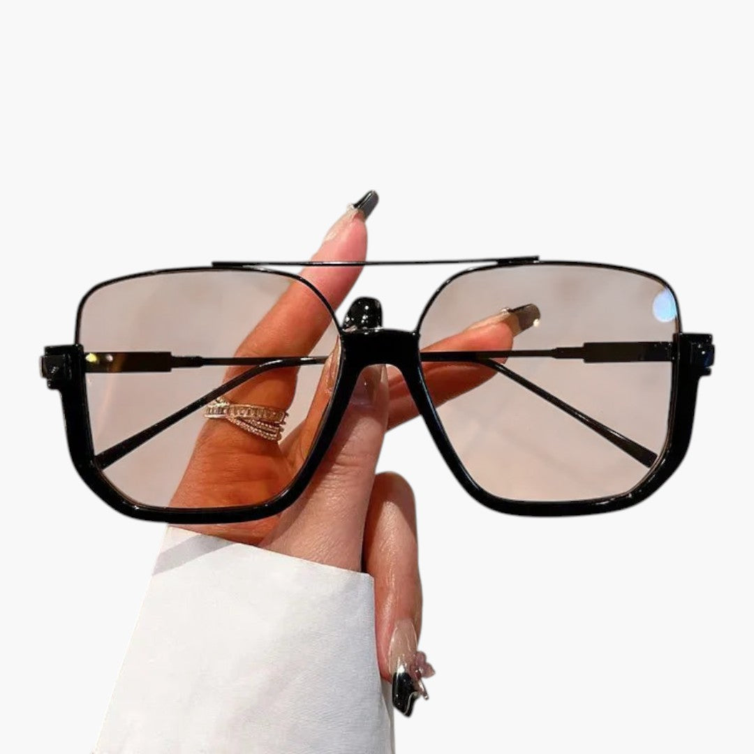 Lunettes de soleil femmes avec verres carrés et barre métallique