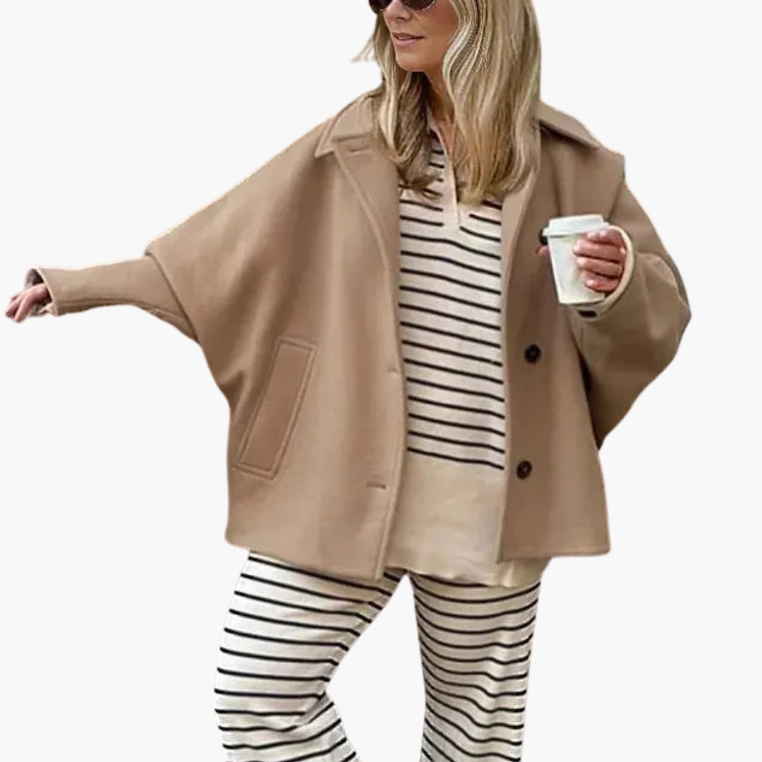 Manteau court femme avec col à revers et manches larges