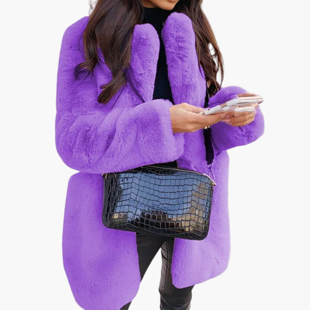 Abrigo de mujer en material peluche