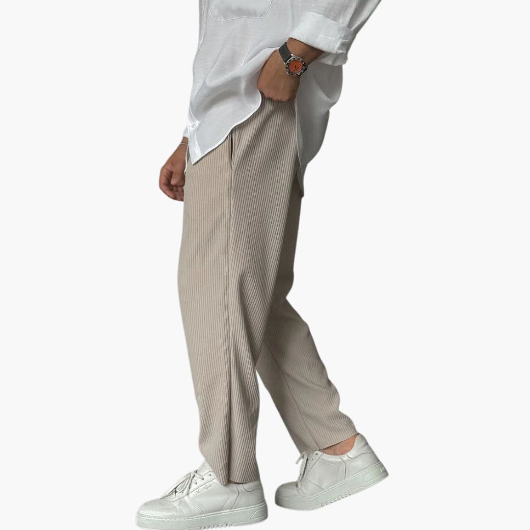 Pantalon homme en corduroy coupe ample et jambe droite