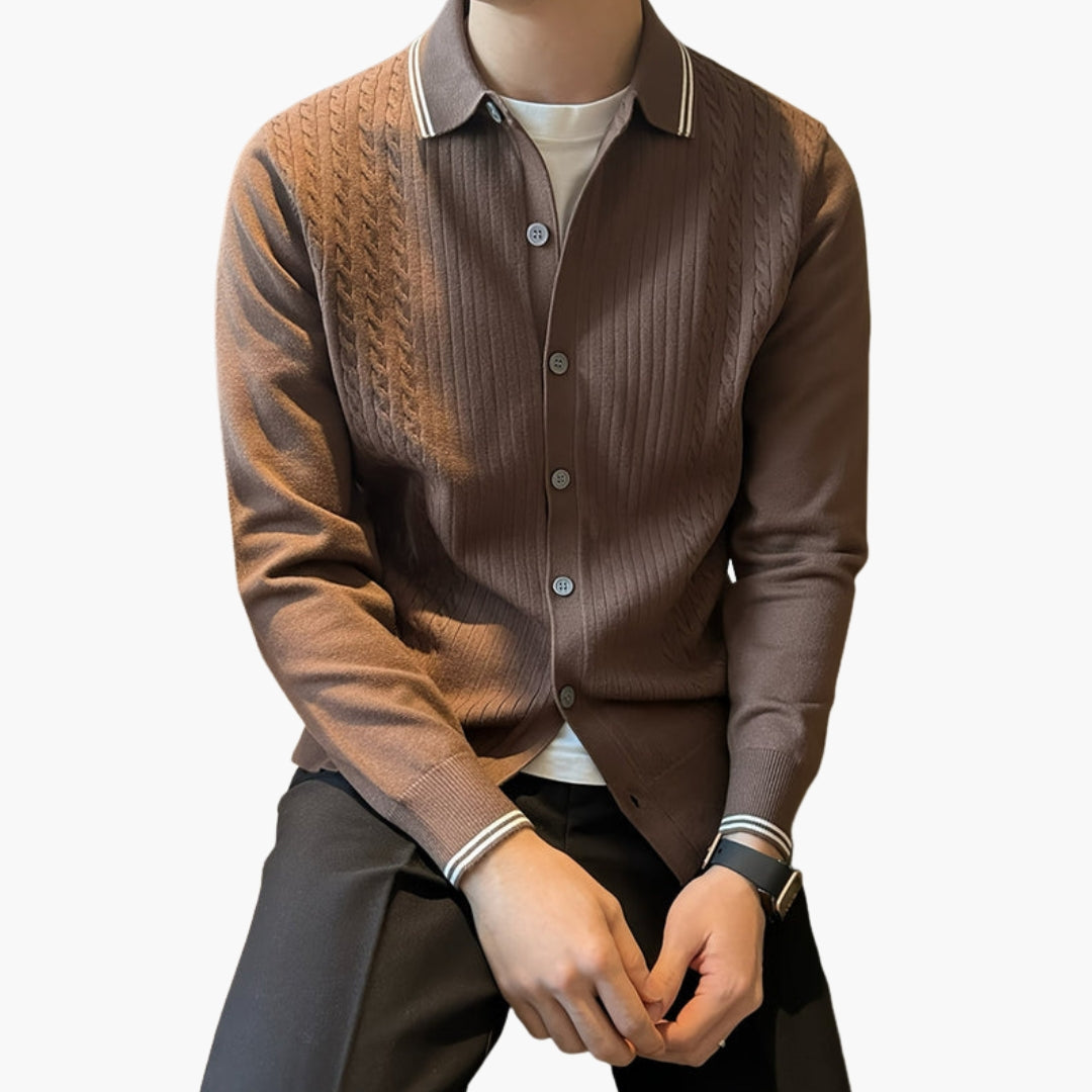 Herrtröja med kabelmönster, krage och knäppning