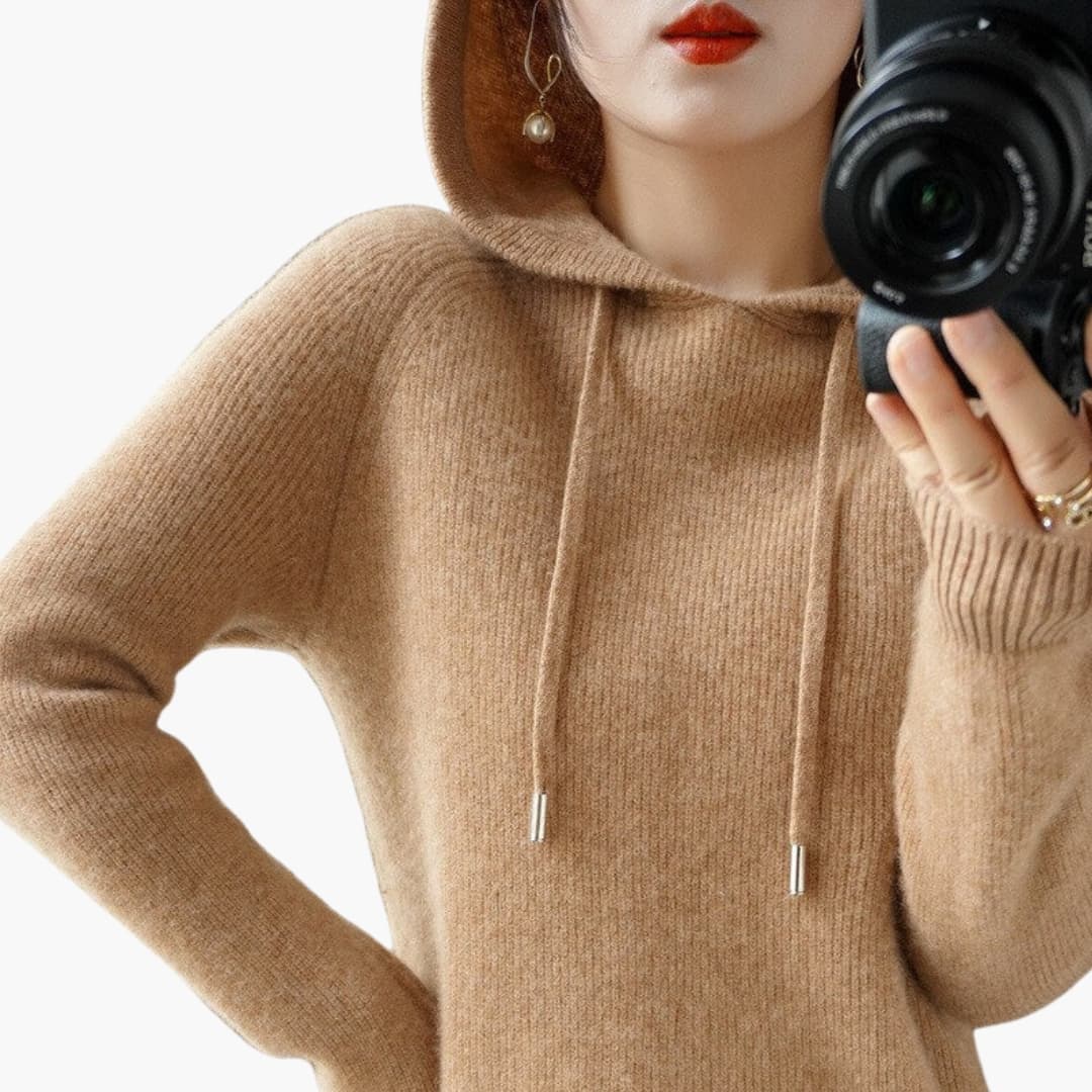 Sweatshirt com capuz para mulher com superfície canelada e mangas compridas