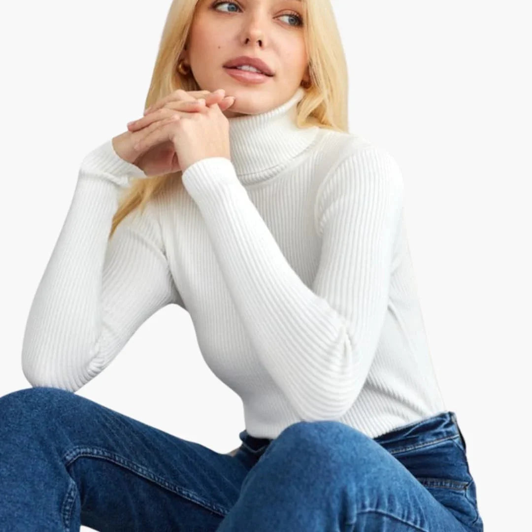 Pull à col roulé femme avec manches longues et surface côtelée