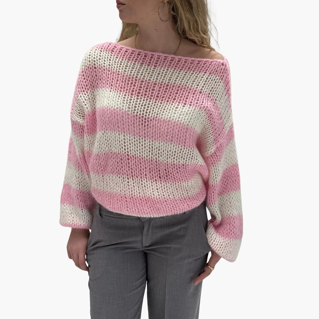 Pull feminino oversize às riscas