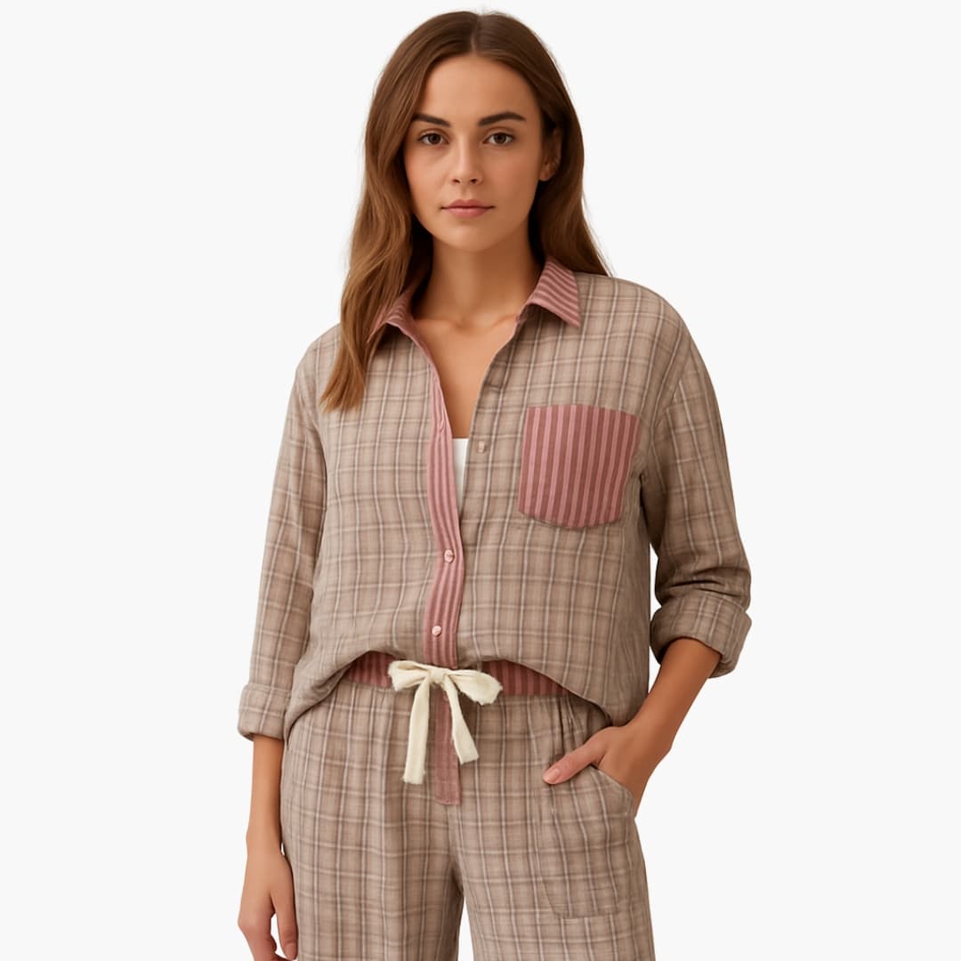 Pyjama deux pièces pour femme à motif rayé et col à carreaux