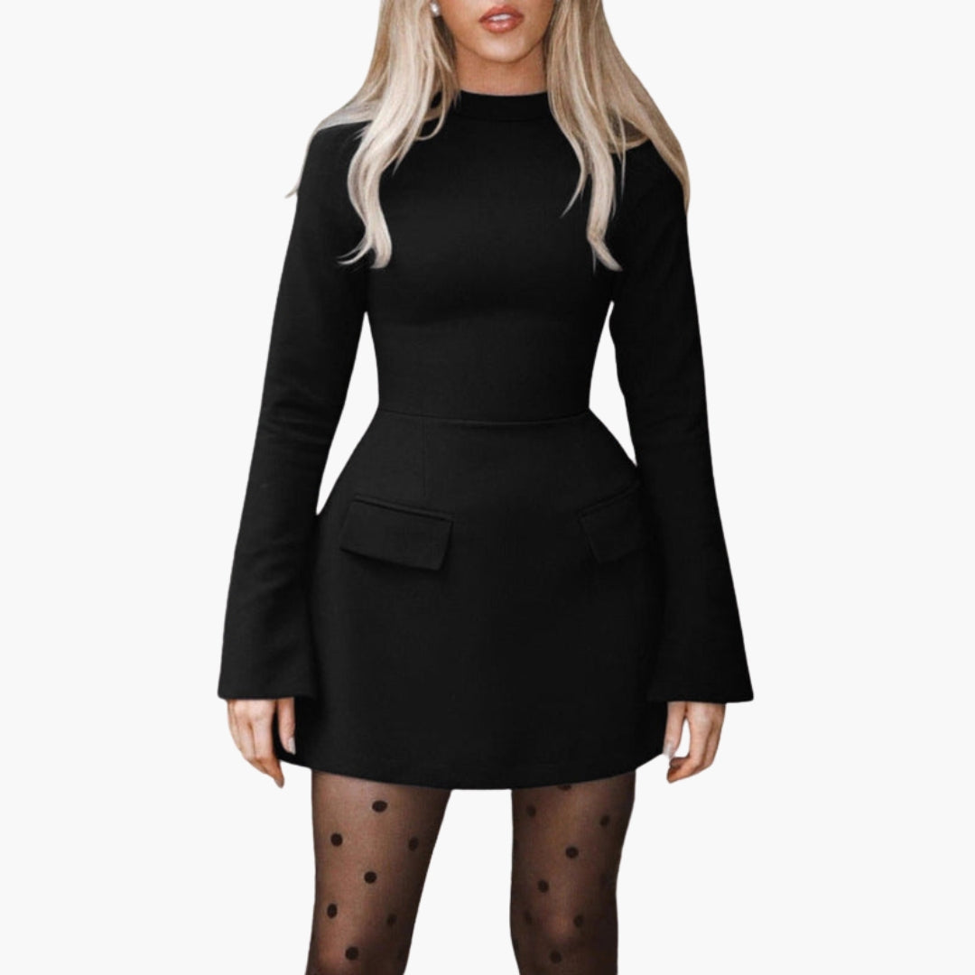 Vestido Curto Feminino Corte Ajustado com Mangas Largas