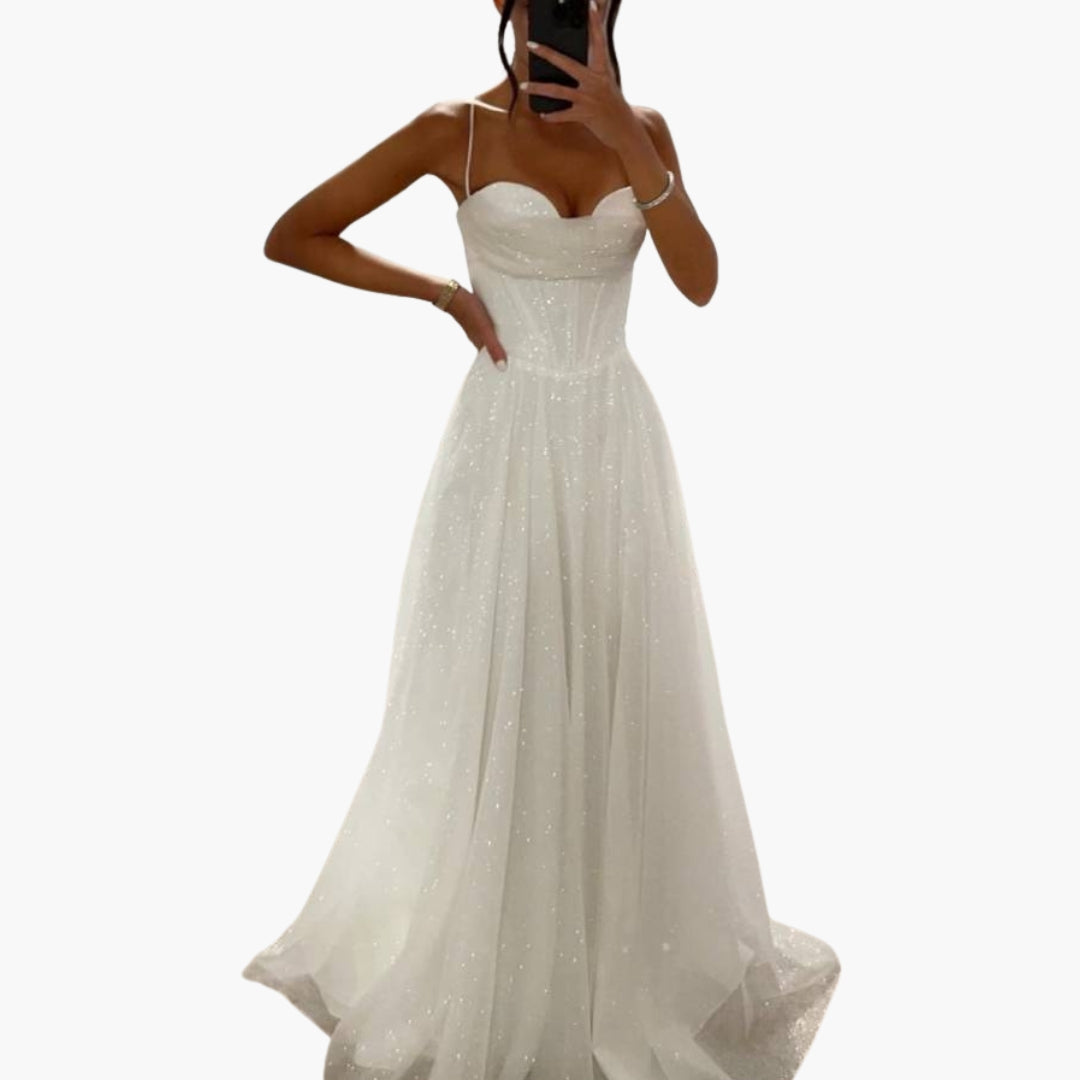 Robe femme à fines bretelles et surface pailletée