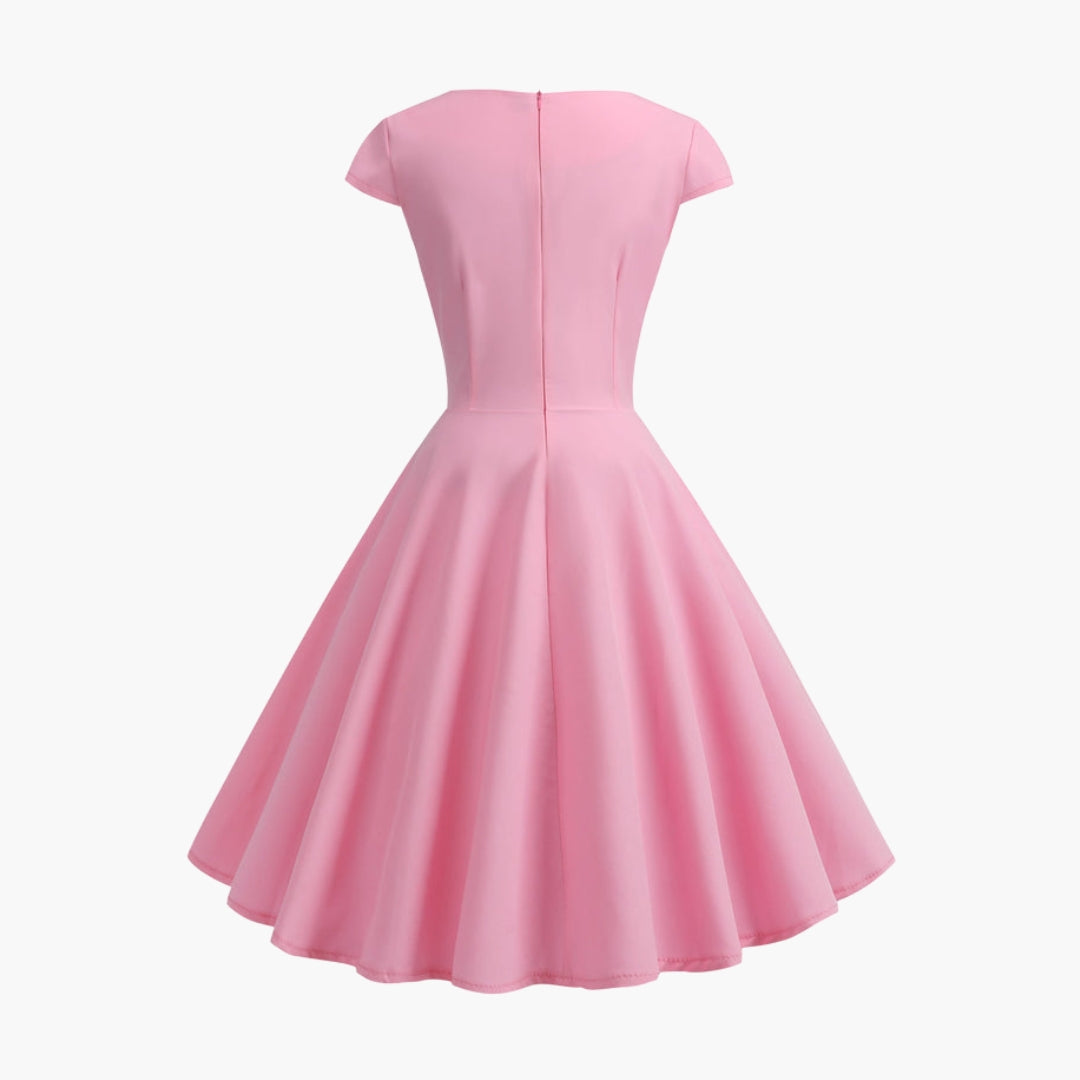 Kleid für Damen mit ausgestelltem Schnitt und kurzen Ärmeln