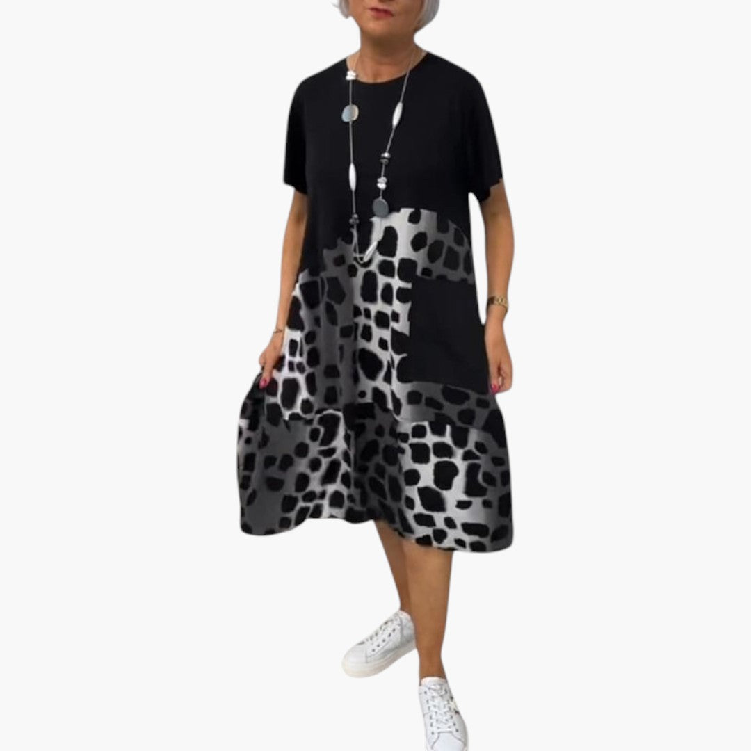 Vestido midi feminino de mangas curtas com superfície estampada