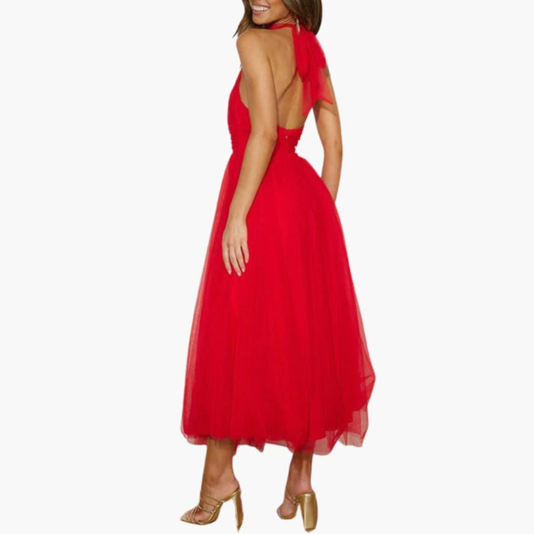 Abito da donna con scollo alla coreana e gonna a strati