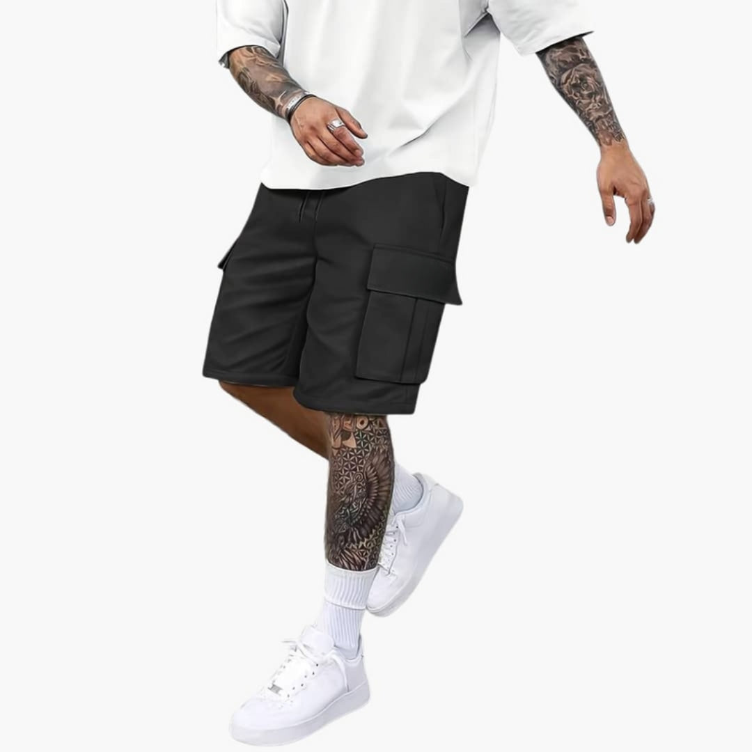 Men's short cargo shorts with drawstring waist