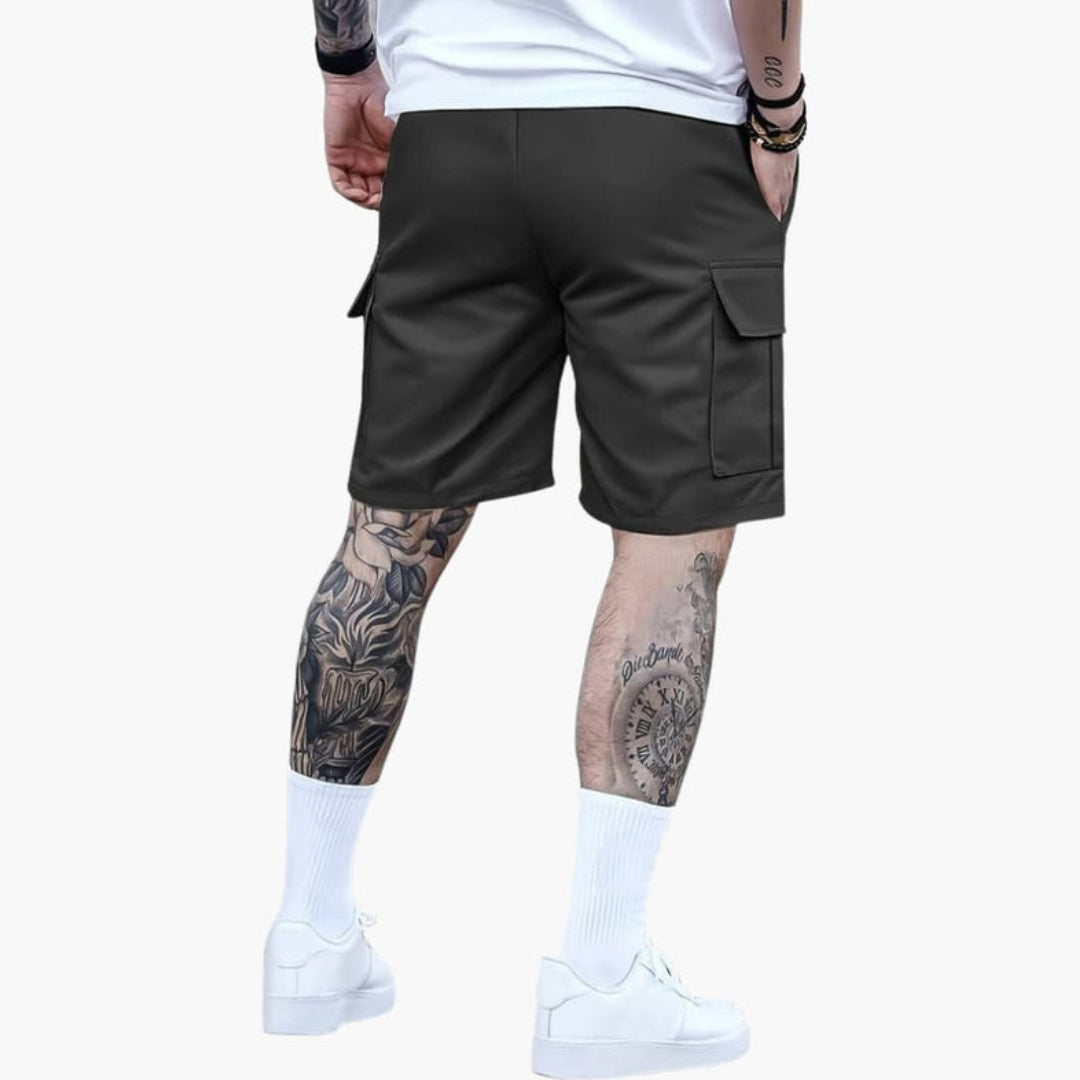 Men's short cargo shorts with drawstring waist