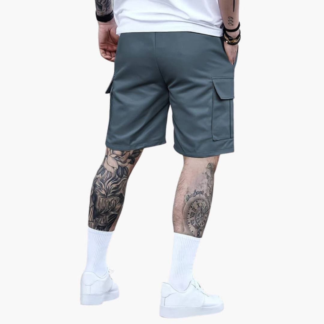 Men's short cargo shorts with drawstring waist