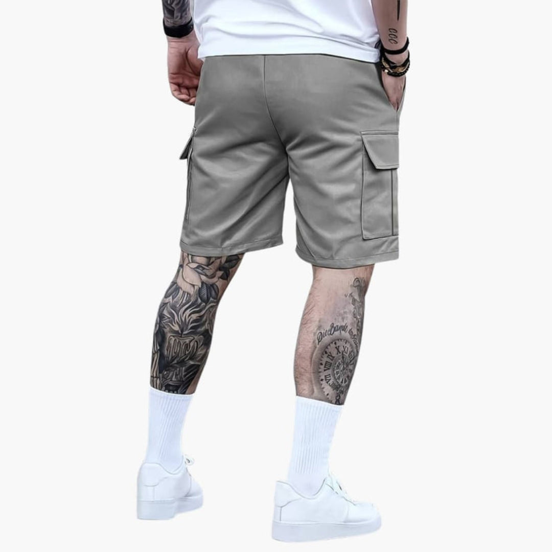Men's short cargo shorts with drawstring waist
