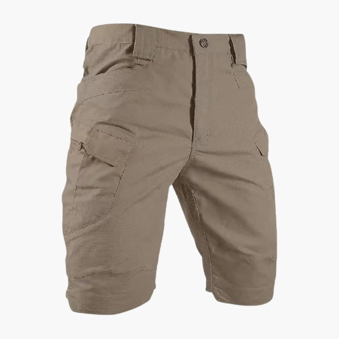 Men's short cargo shorts with button closure