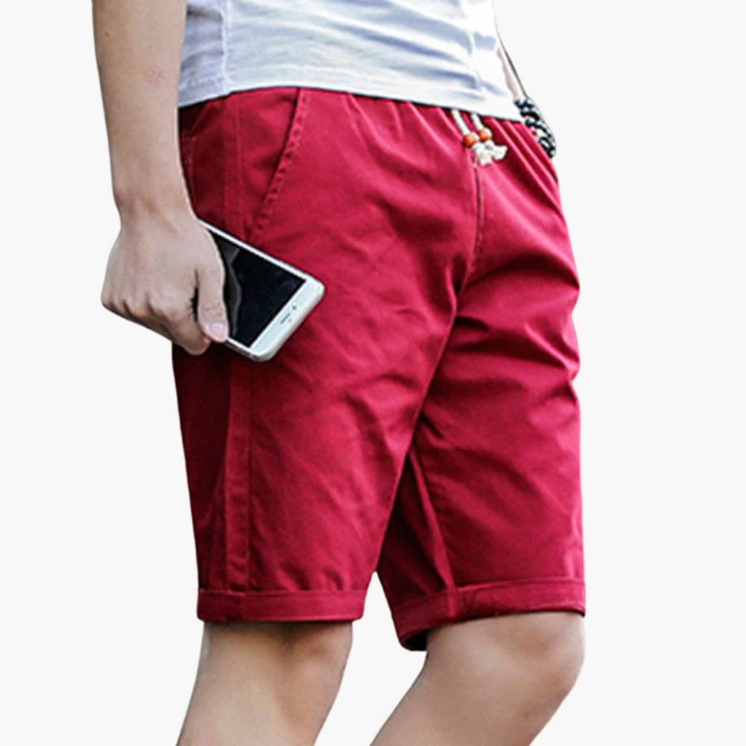 Men's shorts with drawstring and side pockets