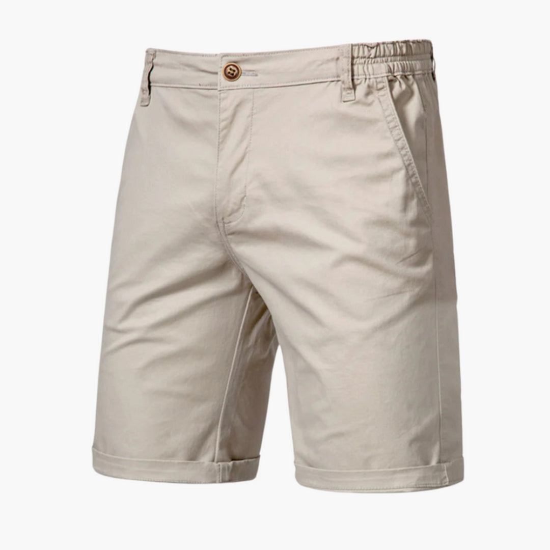 Men's shorts with button closure and side pockets