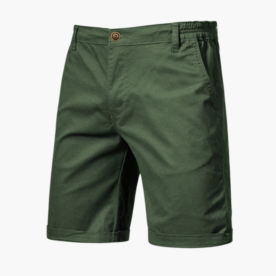 Men's shorts with button closure and side pockets