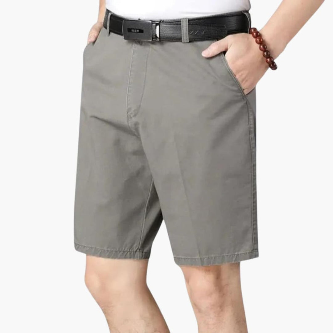 Men's shorts with zip closure