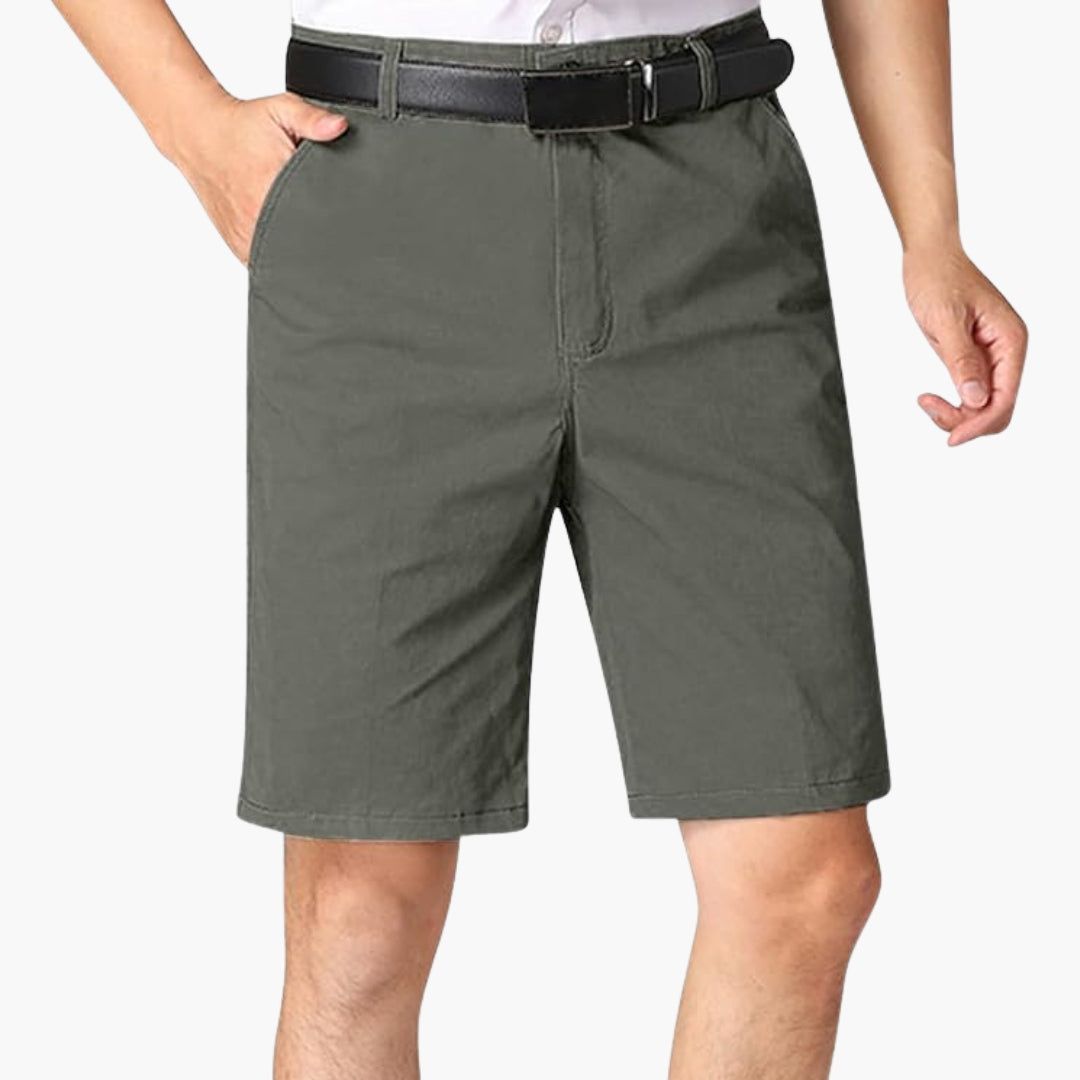 Men's shorts with zip closure