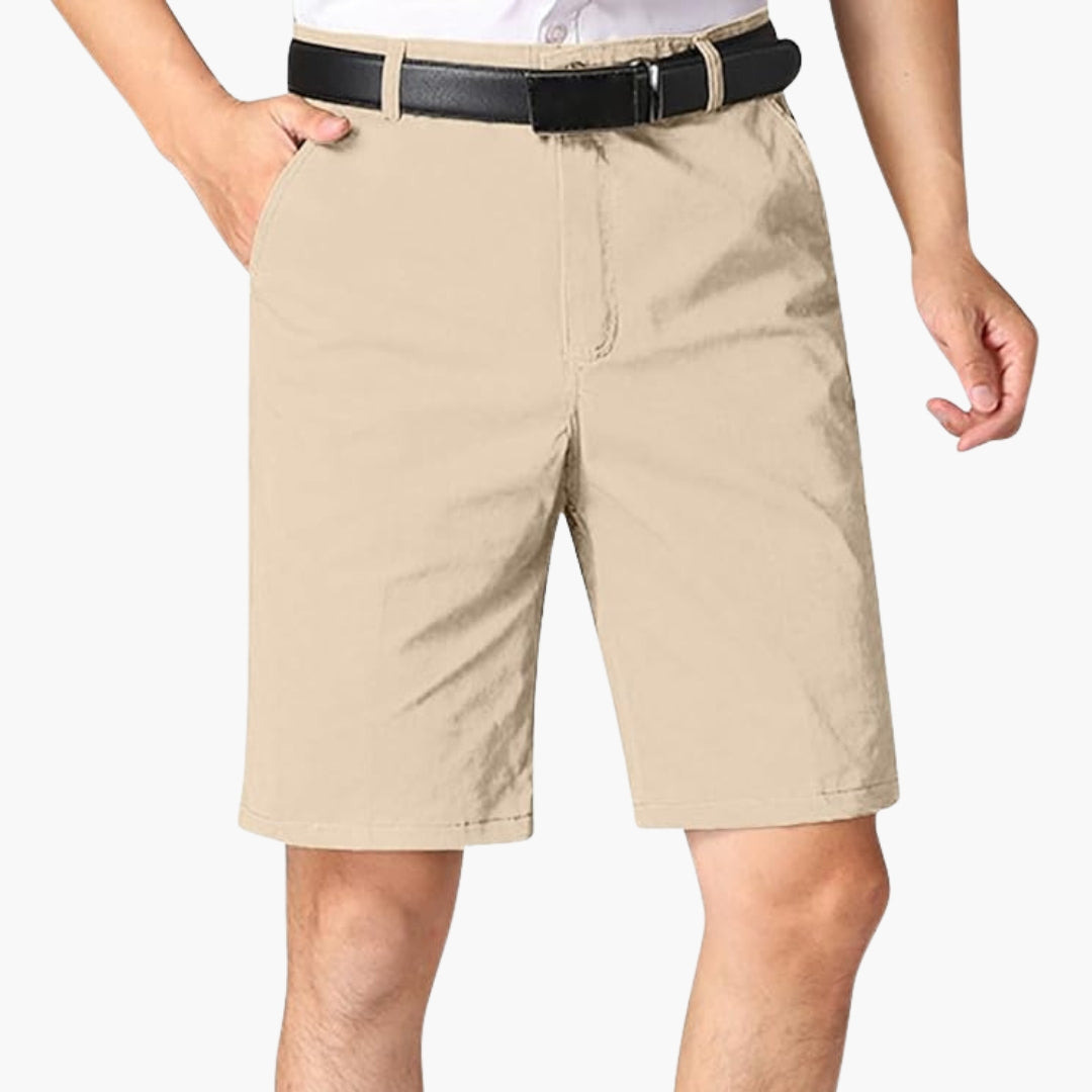 Men's shorts with zip closure