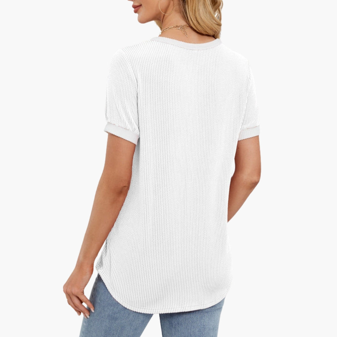 Maglietta donna con scollo spaccato e patta con bottoni