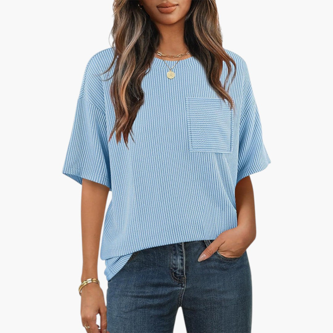 T-shirt de mulher às riscas com bolso no peito
