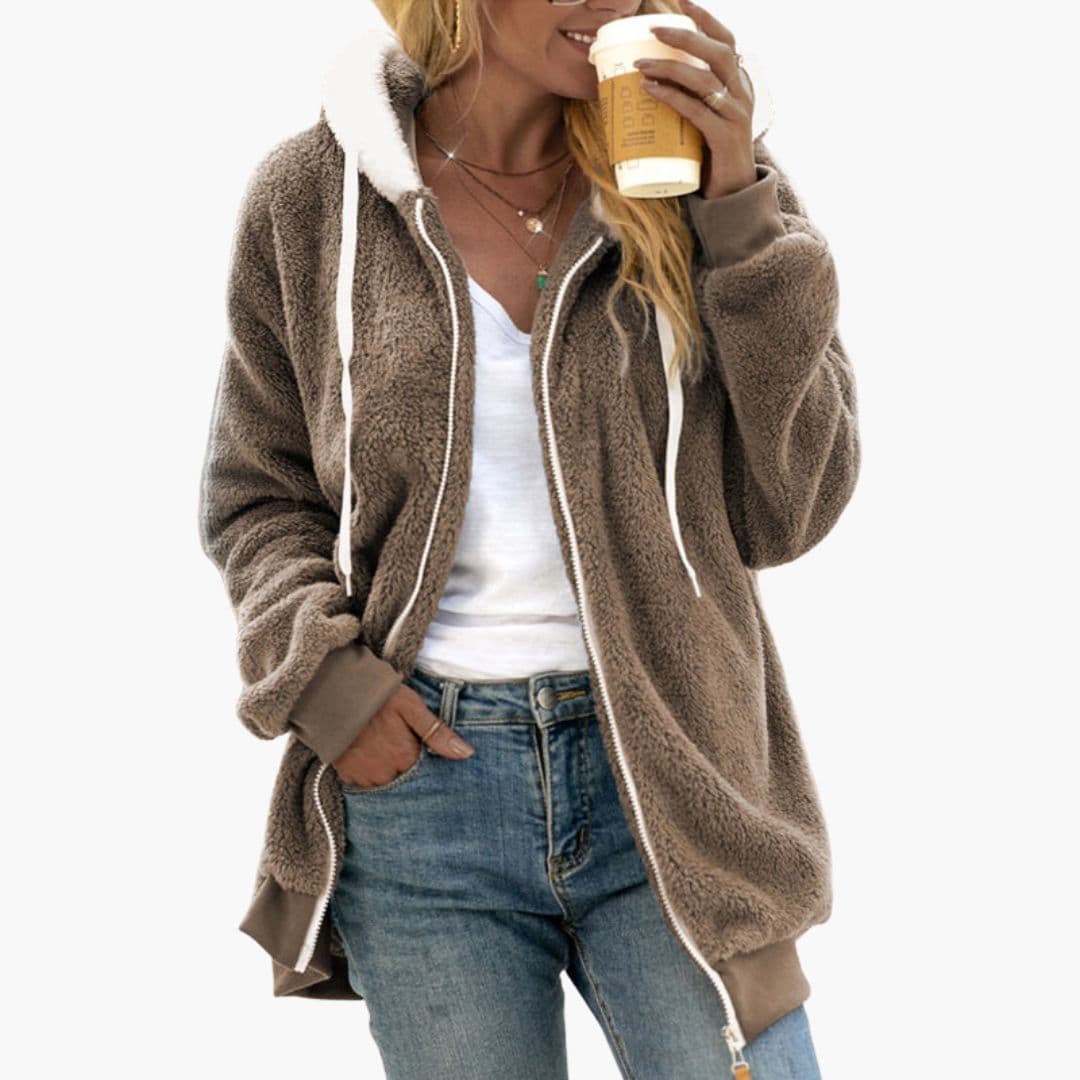 Veste femme à capuche en matière peluche