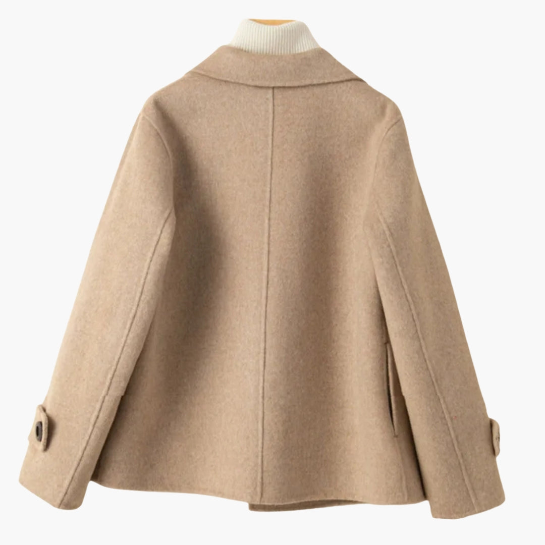 Veste femme à col à revers et fermeture boutonnée