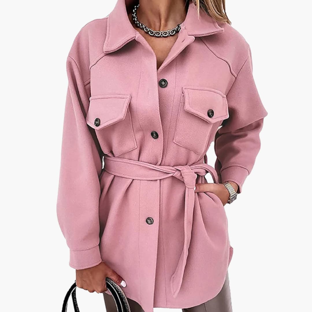 Chaqueta de mujer con bolsillos con solapa y cuello ancho