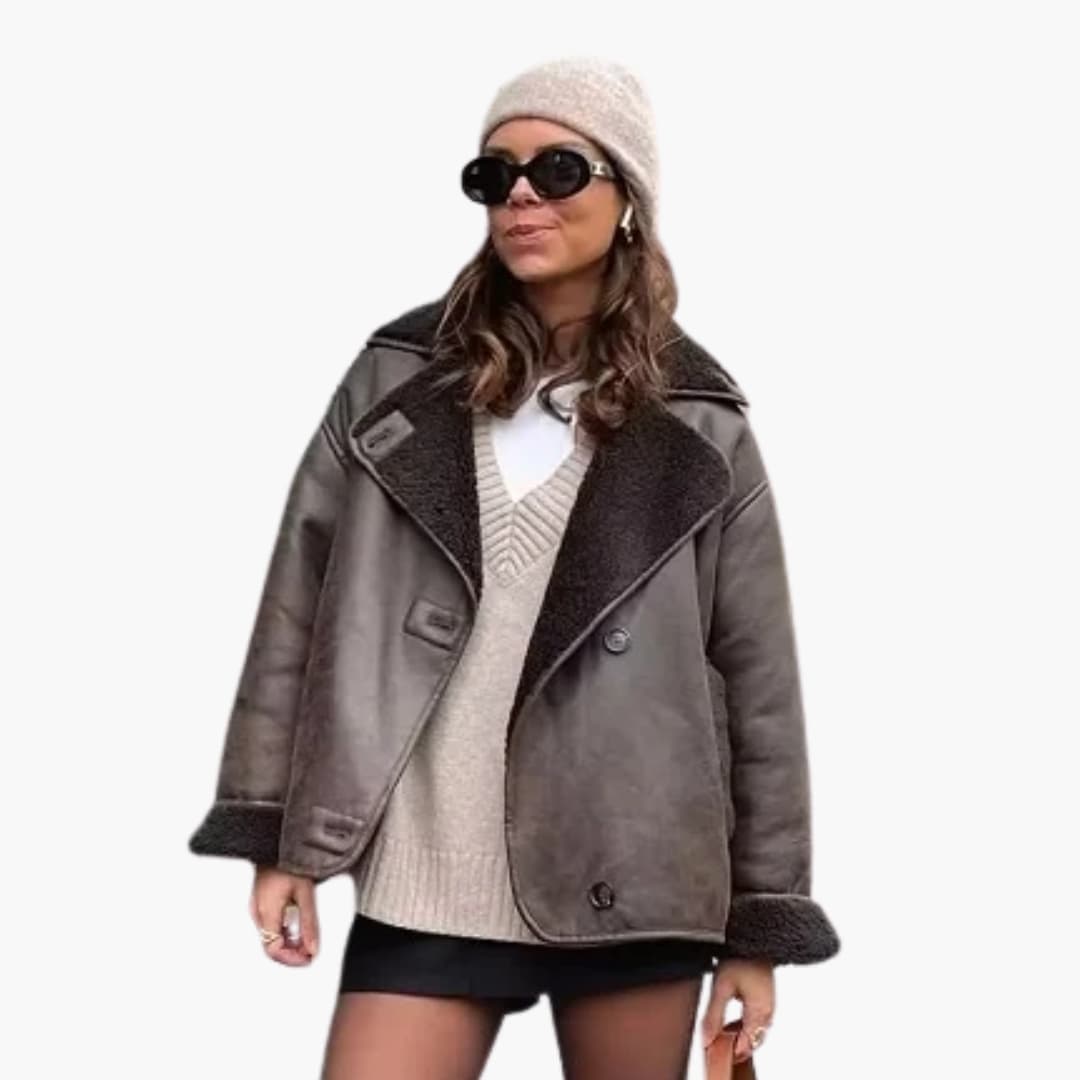 Veste femme courte d’hiver avec col large