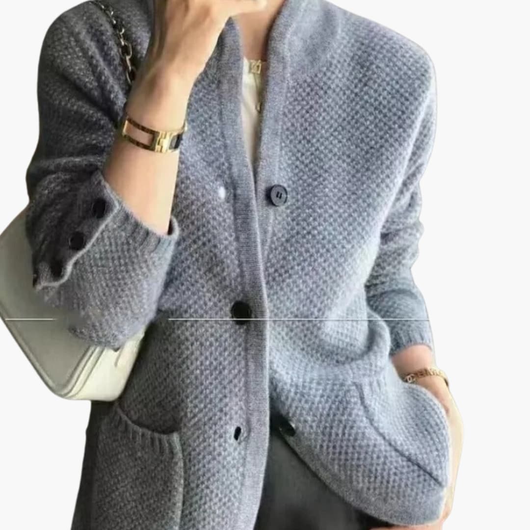 Veste femme tricotée avec surface texturée et fermeture boutonnée