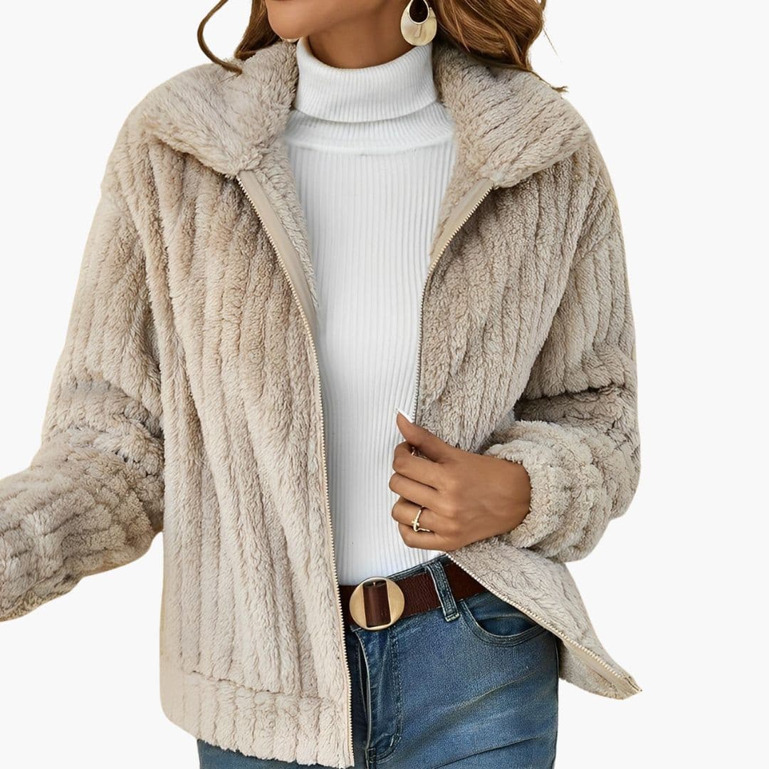 Veste femme zippée en matière peluche avec large col