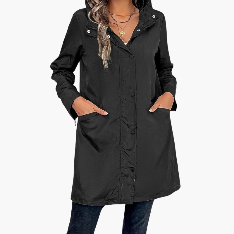 Casaco comprido com capuz para mulher com botões na frente e bolsos laterais