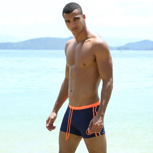 Maillot de Bain Homme Ajusté en Tissu Résistant au Chlore