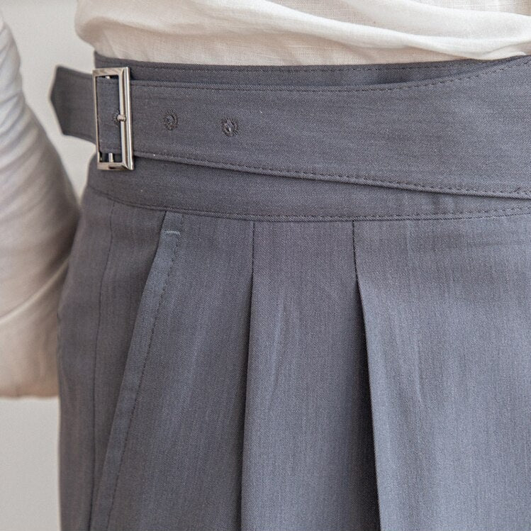 Pantalon homme taille haute | coupe soignée avec fermeture à boucle réglable