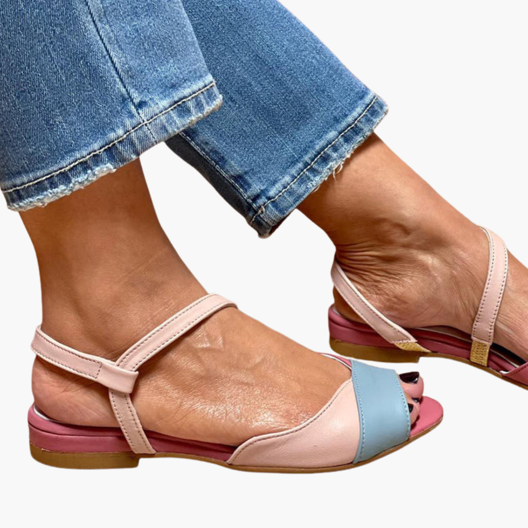 Sandales Plates Femme avec Brides Asymétriques et Talon Bas