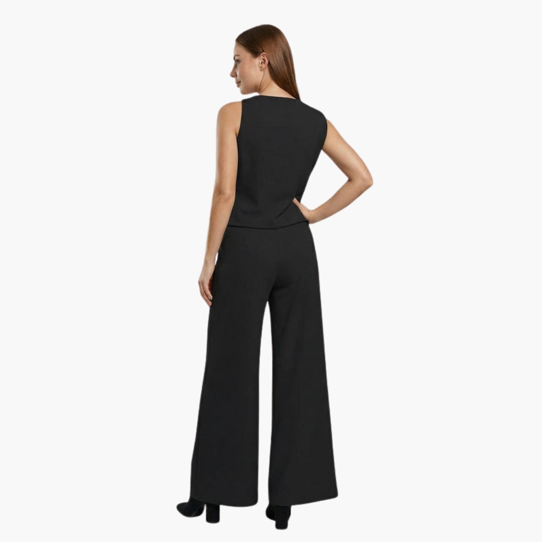 Tuta donna con collo rotondo e gambe larghe