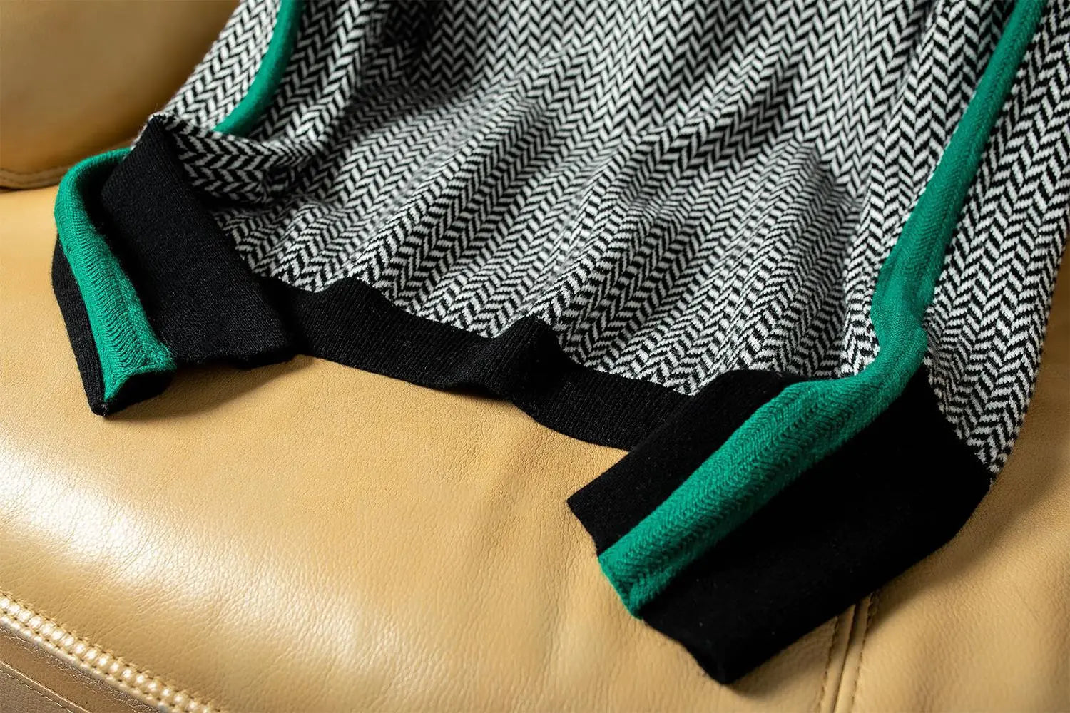 Pull Femme Rayé Polyvalent | Confort Quotidien et Style Intemporel