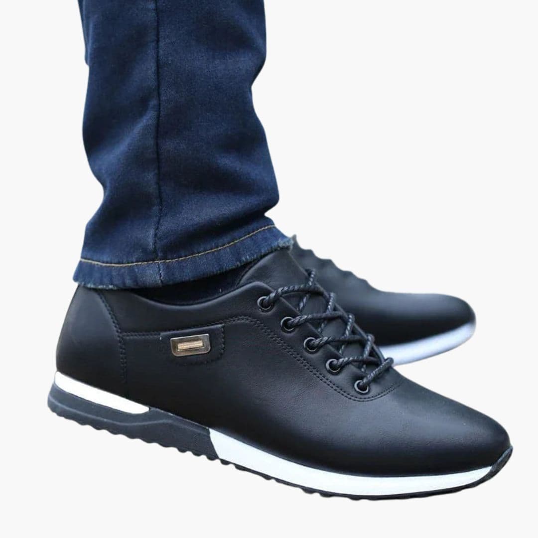 Baskets homme à lacets design bas