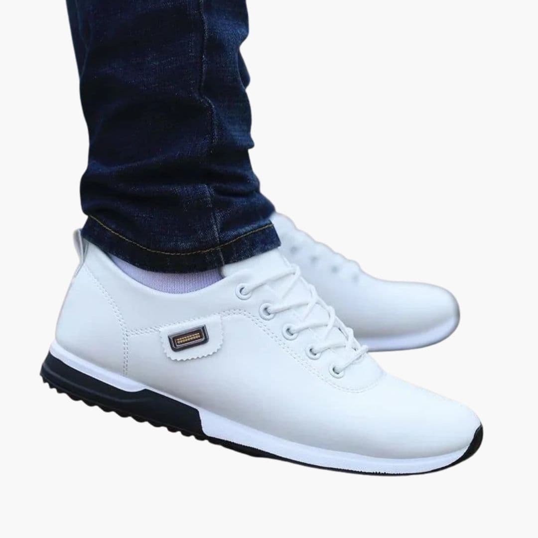 Baskets homme à lacets design bas