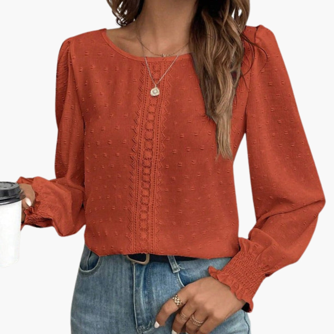 Camicia donna con scollo rotondo e dettaglio ricamato