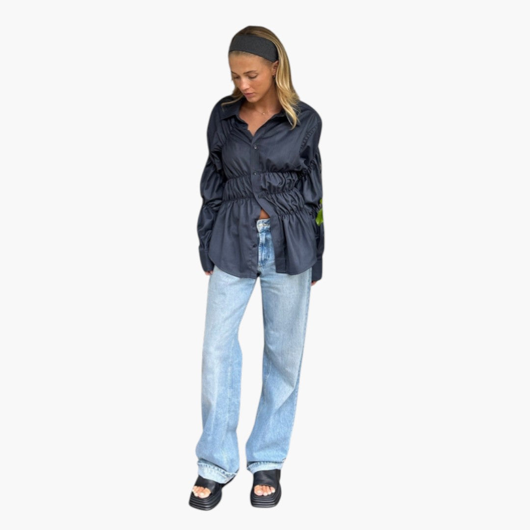 Camicia da donna con collo e dettaglio arricciato