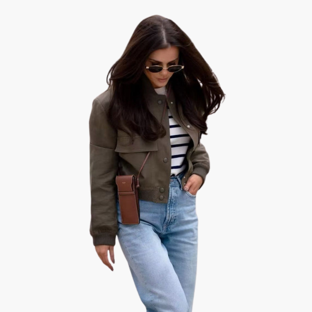 Bomber corto da donna con tasche a patta