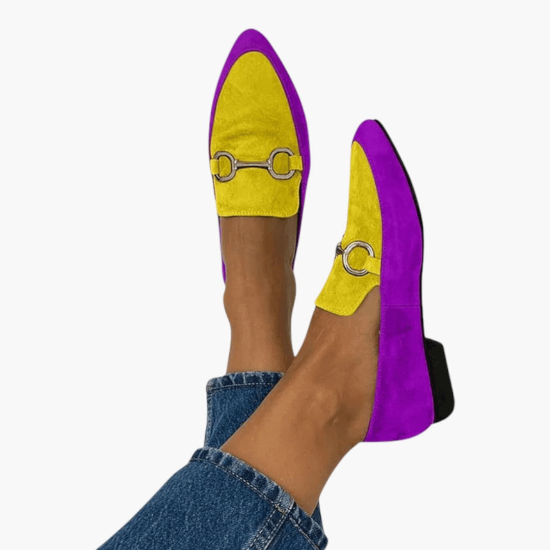 Chaussures Mocassins Femme a Finition Suédée et Détail Métallique