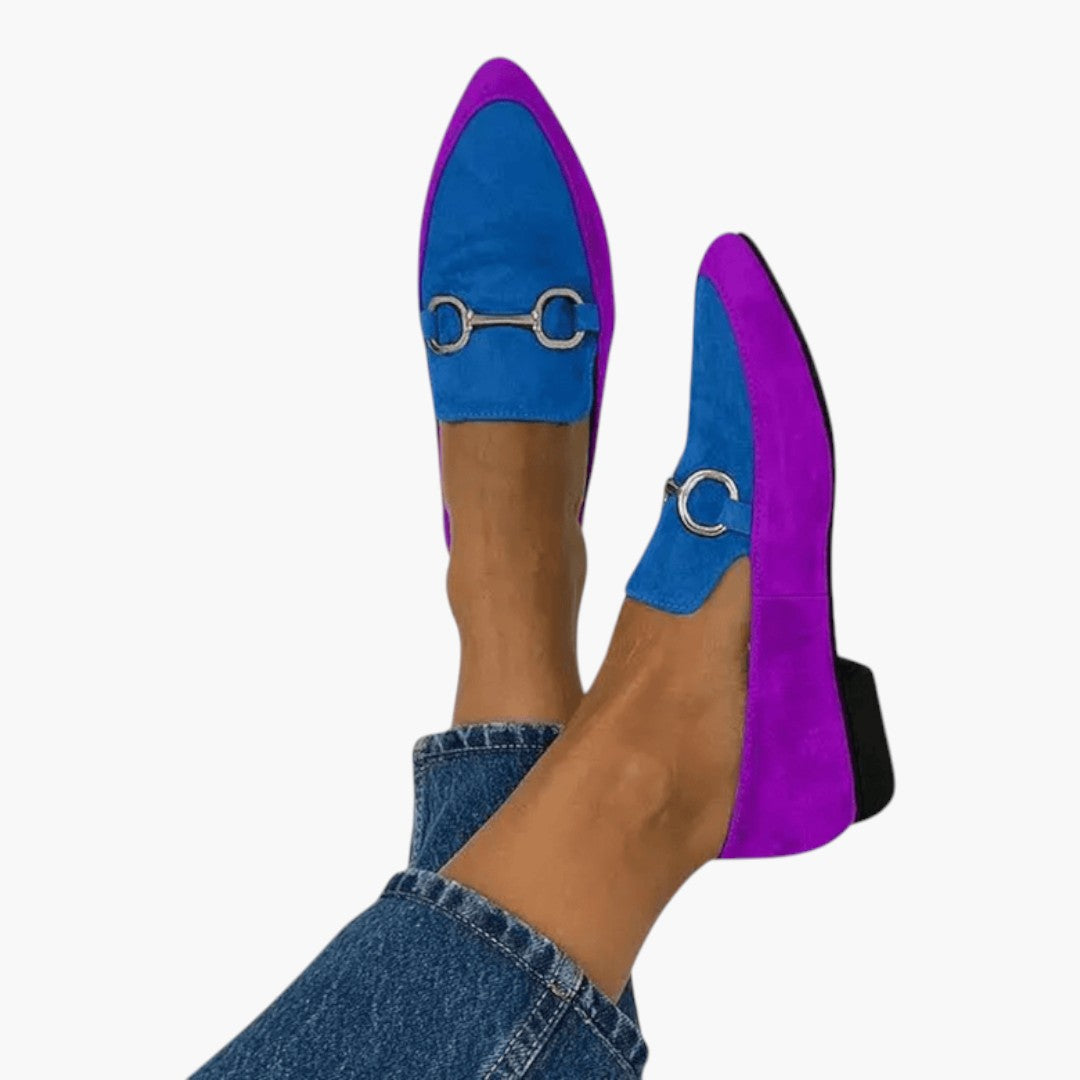 Chaussures Mocassins Femme a Finition Suédée et Détail Métallique